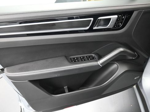 Certified 2021 Porsche Cayenne GTS AWD/4WD image 22