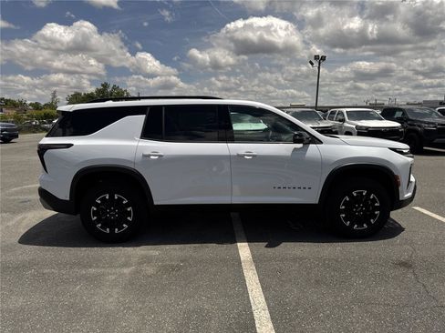 New 2026 Chevrolet Traverse Z71 AWD/4WD image 3