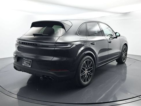 Certified 2025 Porsche Cayenne AWD/4WD image 14