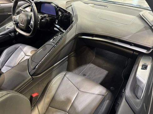 Used 2021 Chevrolet Corvette Stingray Coupe w/ Engine Appearance Package RWD image 33