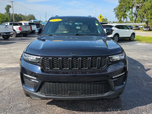 Used 2024 Jeep Grand Cherokee Limited w/ Black Appearance Package AWD/4WD image 9