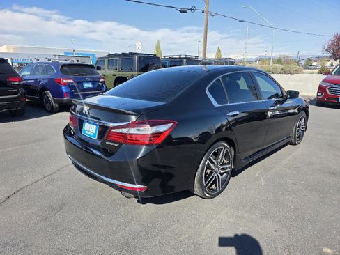 Used 2017 Honda Accord Sport image 5