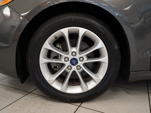 Used 2019 Ford Fusion SE image 15