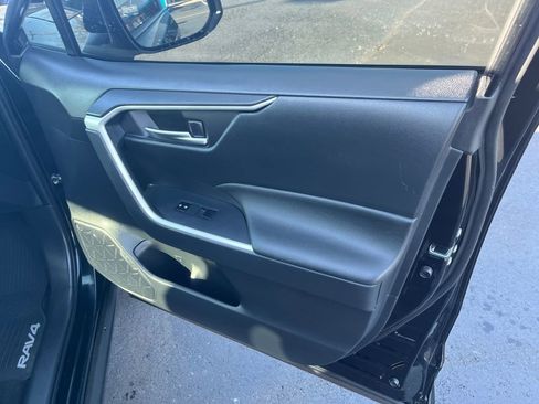 Used 2019 Toyota RAV4 XLE image 30