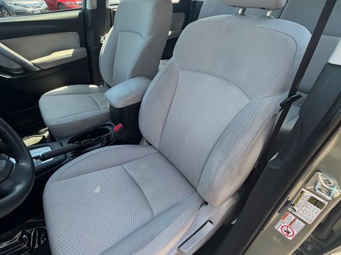 Used 2016 Subaru Forester 2.5i w/ Alloy Wheel Package AWD/4WD image 9