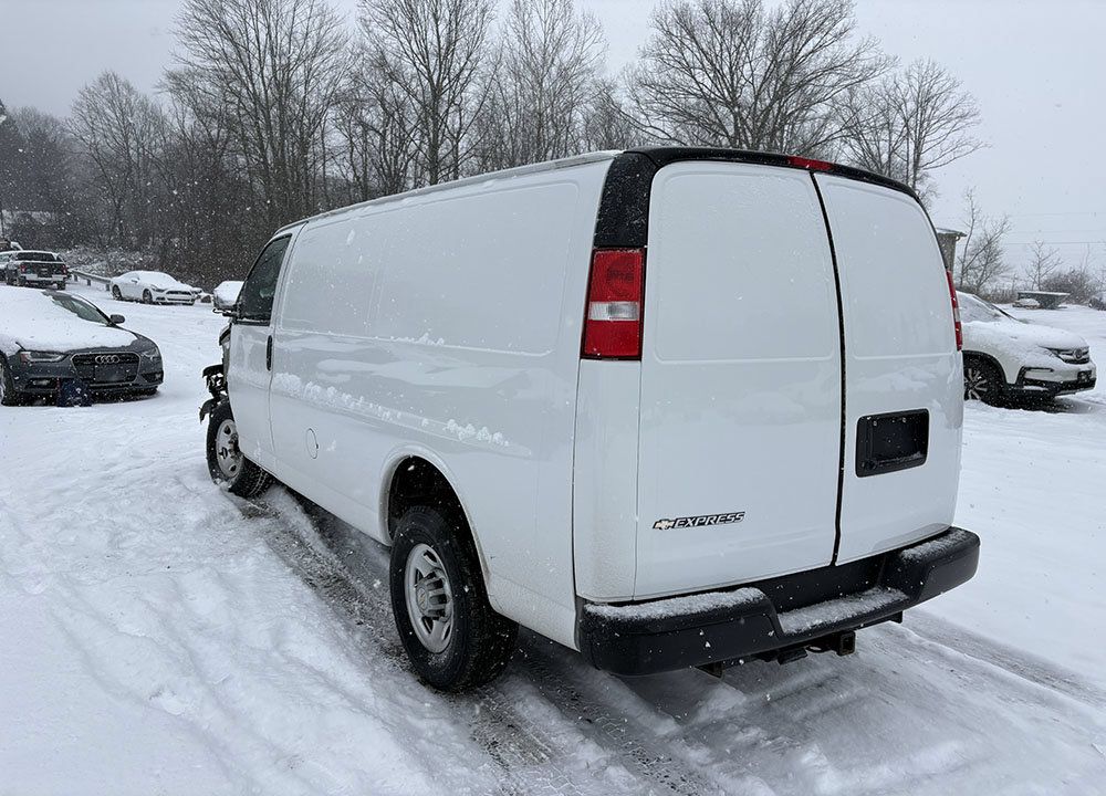 Used 2021 Chevrolet Express 2500 w/ Driver Convenience Package RWD image 2