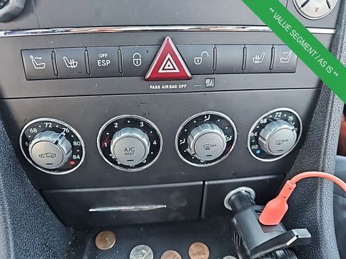 Used 2011 Mercedes-Benz SLK 300 image 13