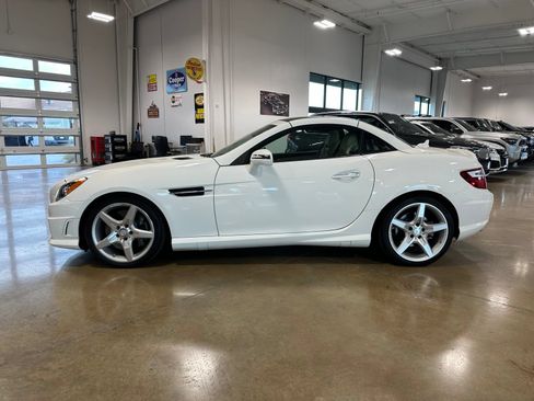 Used 2016 Mercedes-Benz SLK 300 image 9
