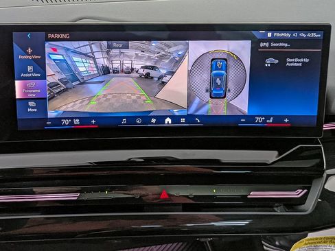 Used 2025 BMW 530i xDrive w/ Premium Package image 22