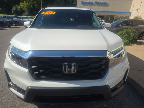 Used 2023 Honda Passport EX-L image 2