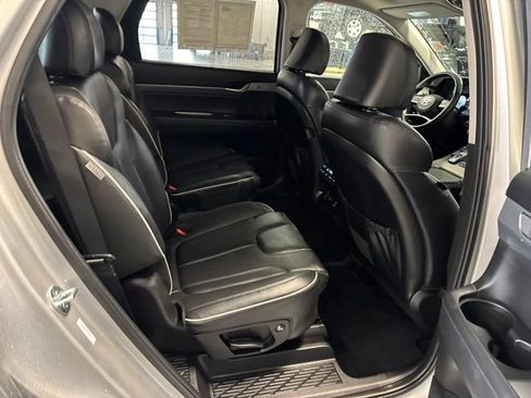 Used 2023 Hyundai Palisade SEL w/ Premium Package AWD/4WD image 17