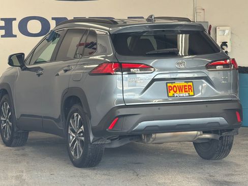 Used 2024 Toyota Corolla Cross XLE w/ Convenience Package image 5