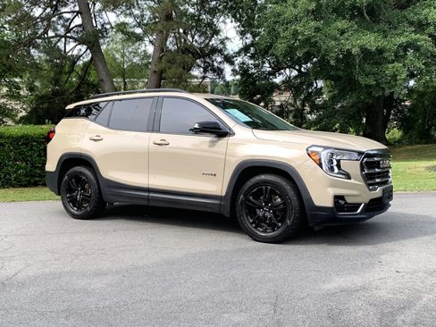 Used 2022 GMC Terrain AT4 AWD/4WD image 1