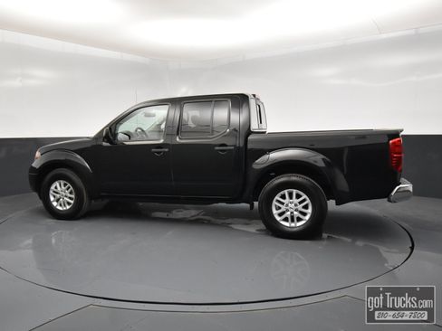 Used 2020 Nissan Frontier SV image 3