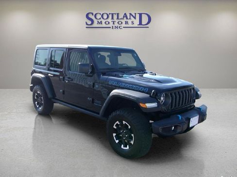 Used 2025 Jeep Wrangler Unlimited Rubicon 4xe w/ Safety Group AWD/4WD image 4