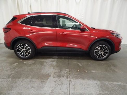 New 2025 Ford Escape SE FWD image 3