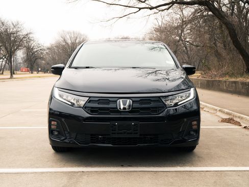 Certified 2025 Honda Odyssey EX-L image 3