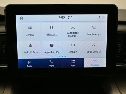 Used 2022 Ford Explorer XLT w/ Equipment Group 202A AWD/4WD image 25