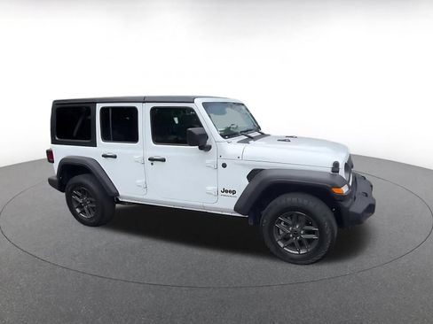 Used 2025 Jeep Wrangler Unlimited Sport AWD/4WD image 2