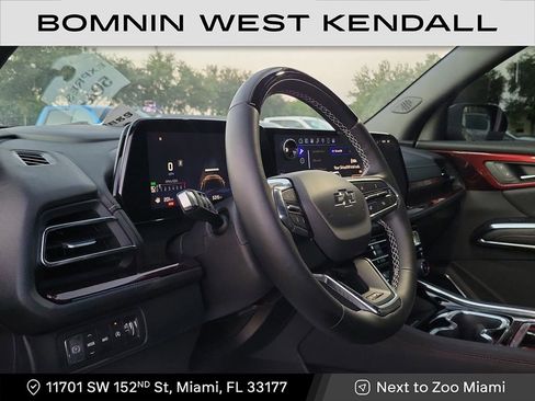 Used 2025 Chevrolet Traverse Z71 w/ Enhanced Driving Package image 8