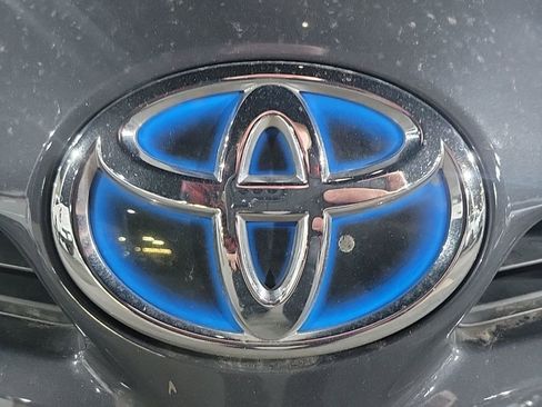 Used 2015 Toyota Prius Four image 18