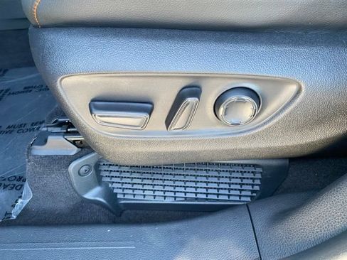 Used 2022 Toyota Sienna XSE w/ XSE Plus Package AWD/4WD image 19