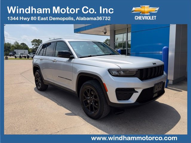 Used 2024 Jeep Grand Cherokee Altitude AWD/4WD image 1