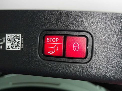 Used 2026 Mercedes-Benz GLC 43 AMG 4MATIC image 17