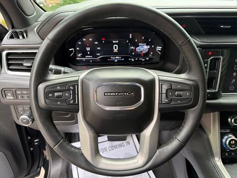 Used 2024 GMC Yukon XL Denali AWD/4WD image 15