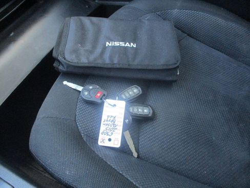Used 2015 Nissan Rogue S w/ Convenience Package AWD/4WD image 37