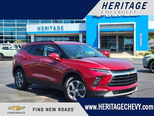 Used 2024 Chevrolet Blazer LT FWD image 1