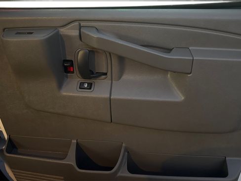 Used 2017 Chevrolet Express 3500 LT w/ LT Preferred Equipment Group image 28