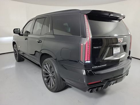 Used 2026 Cadillac Escalade V w/ LPO, Floor Liner Package AWD/4WD image 4