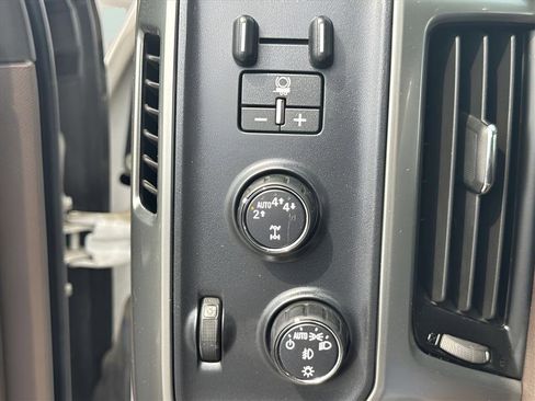 Used 2018 Chevrolet Silverado 1500 LTZ w/ Sport Package image 18