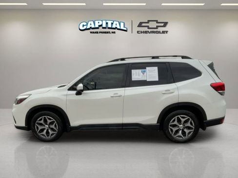 Used 2019 Subaru Forester Premium image 2