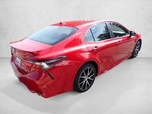 Used 2023 Toyota Camry SE w/ Convenience Package FWD image 4
