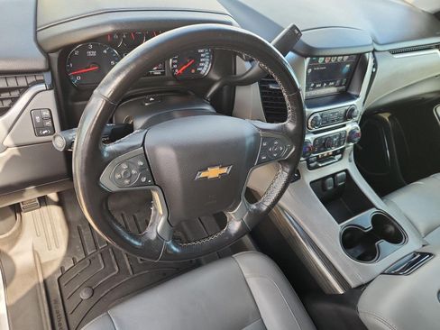 Used 2020 Chevrolet Suburban LT RWD image 33