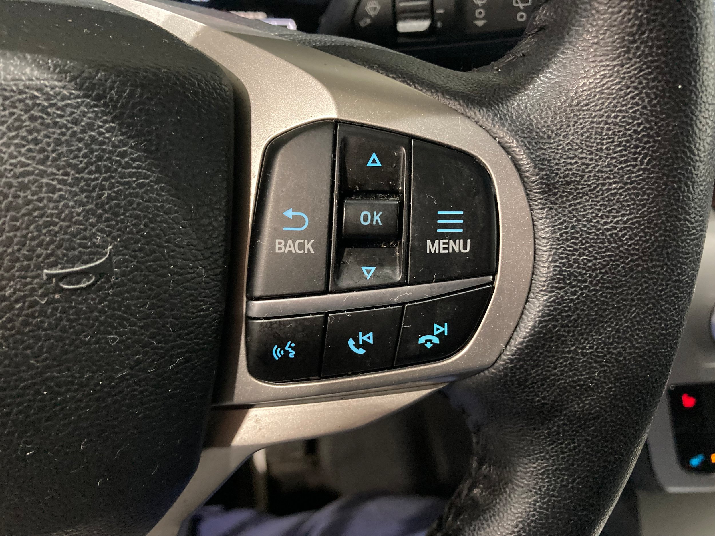 Used 2023 Ford Explorer XLT w/ Equipment Group 202A AWD/4WD image 27