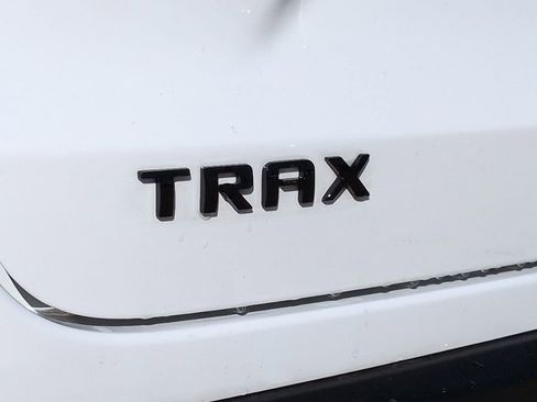 Used 2024 Chevrolet Trax RS w/ Sunroof Package image 5