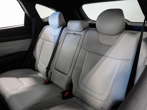 Used 2025 Hyundai Tucson Limited image 15