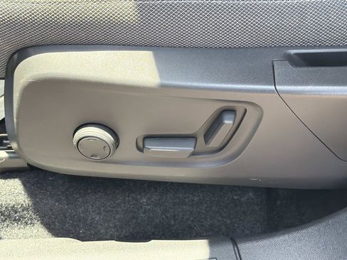 Certified 2023 Volvo C40 P8 Recharge Plus AWD/4WD image 18