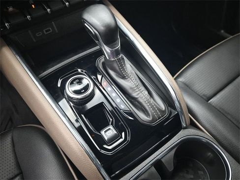 Used 2024 GMC Canyon Denali w/ LPO, Denali Black Edition image 33