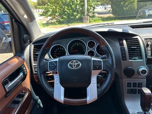 Used 2017 Toyota Sequoia Platinum RWD image 14
