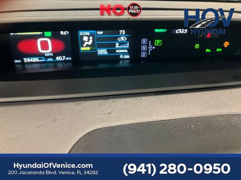 Used 2022 Toyota Prius LE FWD image 12
