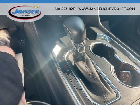 Used 2023 Chevrolet Traverse Premier FWD image 16
