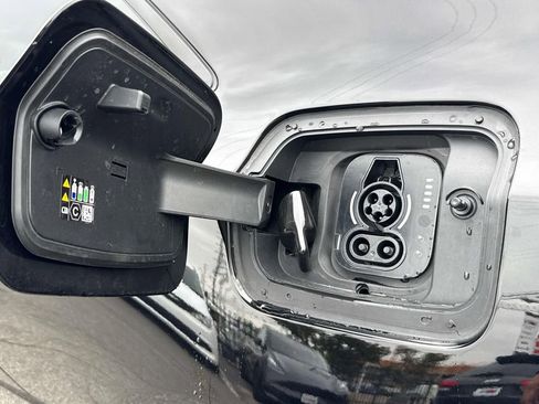 Used 2025 Dodge Charger R/T w/ Quick Order Package 25M R/T image 10