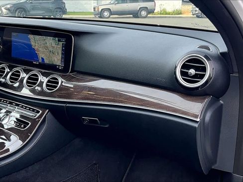 Used 2020 Mercedes-Benz E 350 Sedan w/ Premium Package image 17