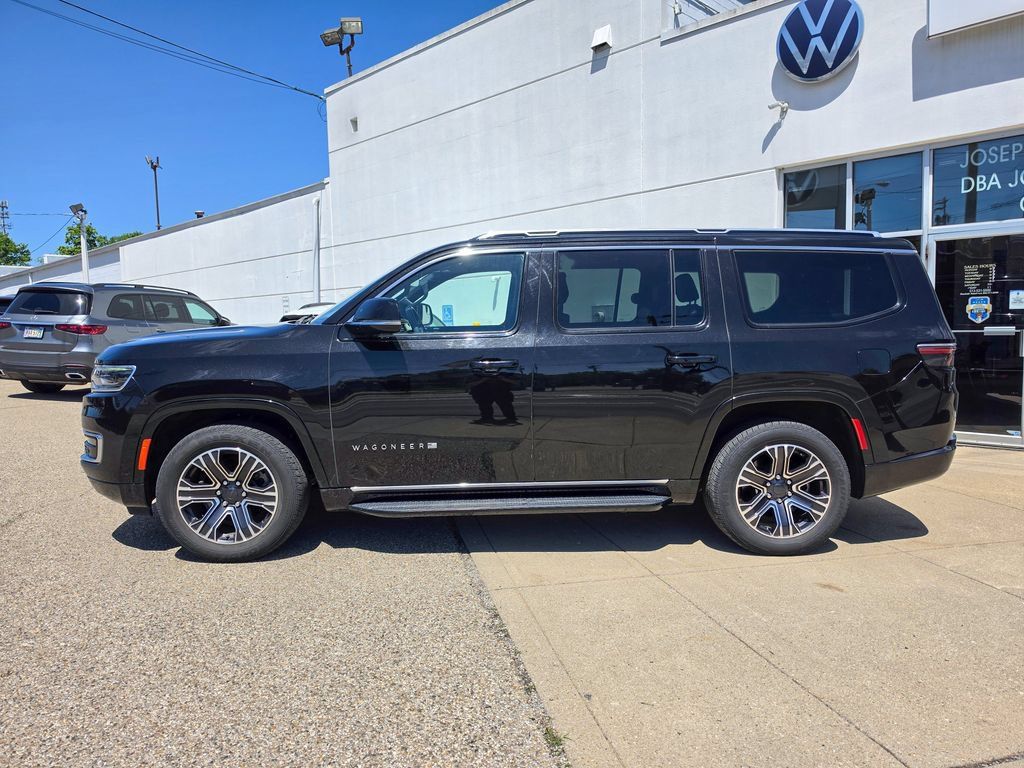 Used 2024 Jeep Wagoneer Series II AWD/4WD image 2