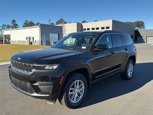 New 2025 Jeep Grand Cherokee Laredo X image 3