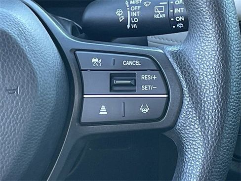 Certified 2025 Honda HR-V LX image 13